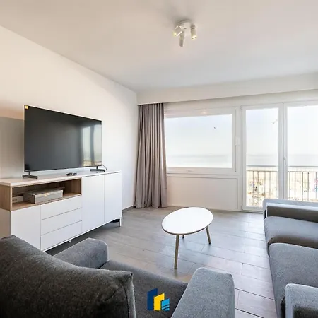 Beachside For 4 In Blankenberge