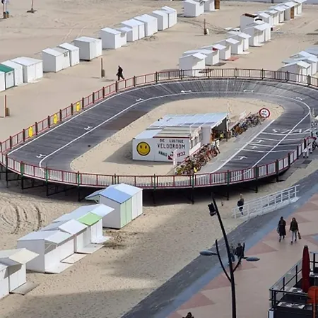 Beachside For 4 In Blankenberge